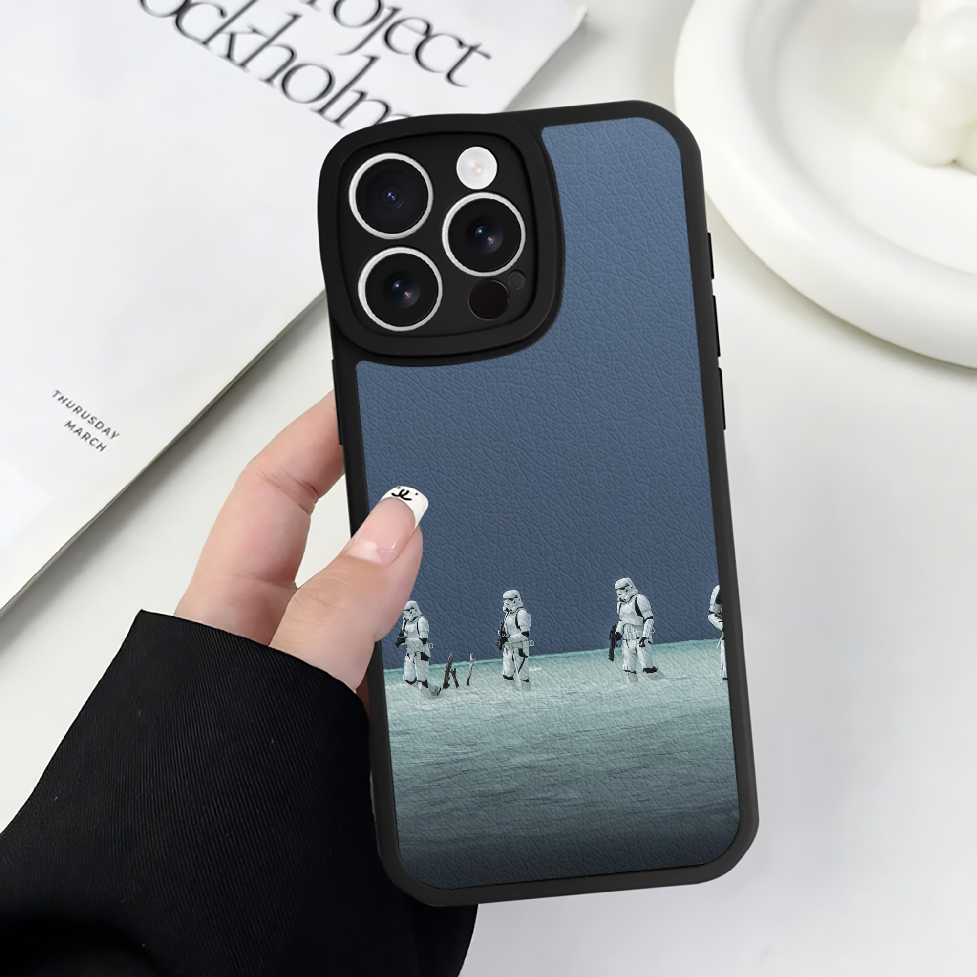 （画像用） スター・ウォーズ Star Wars 【iPhone 16シリーズ対応】シリコンスマホケース（レザー調） 材質：シリコン